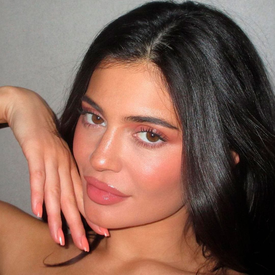 La manicura joya con la que Kylie Jenner ha celebrado su cumpleaños es la más especial (y fácil) del verano