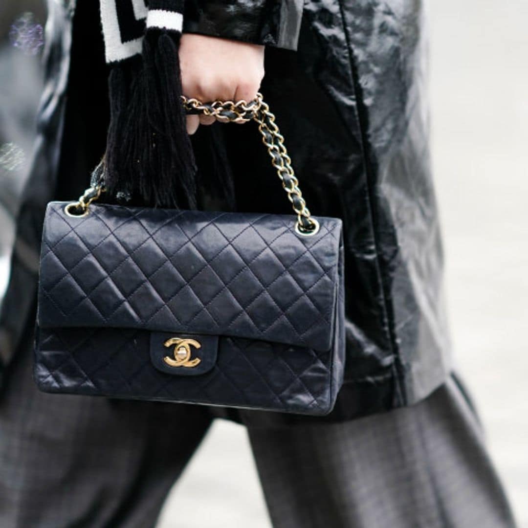 Las mil vidas del '2.55' o cómo Karl Lagerfeld actualizó el bolso más icónico de Chanel una y otra vez