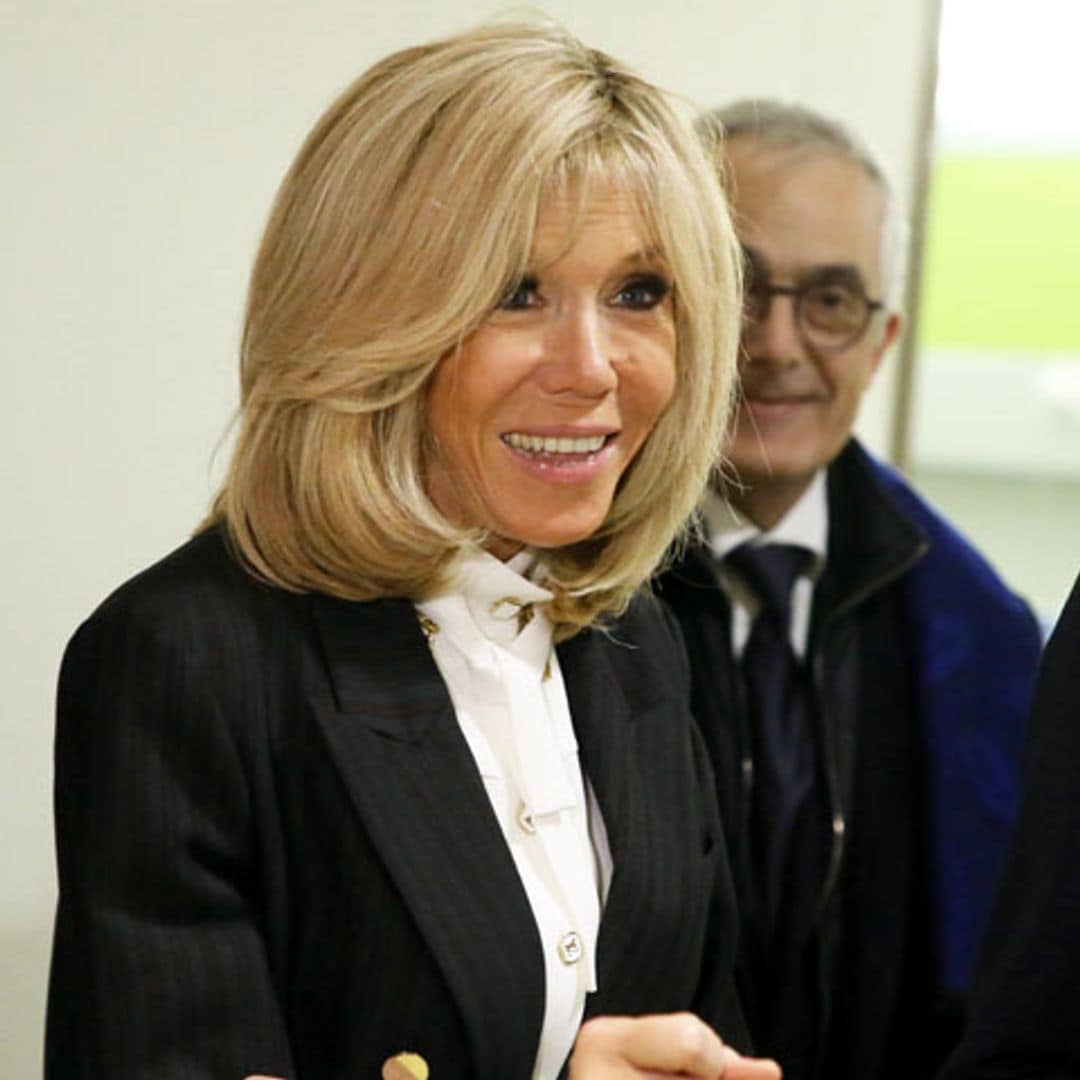 El estreno anunciado de Brigitte Macron: un abrigo '2 en 1'