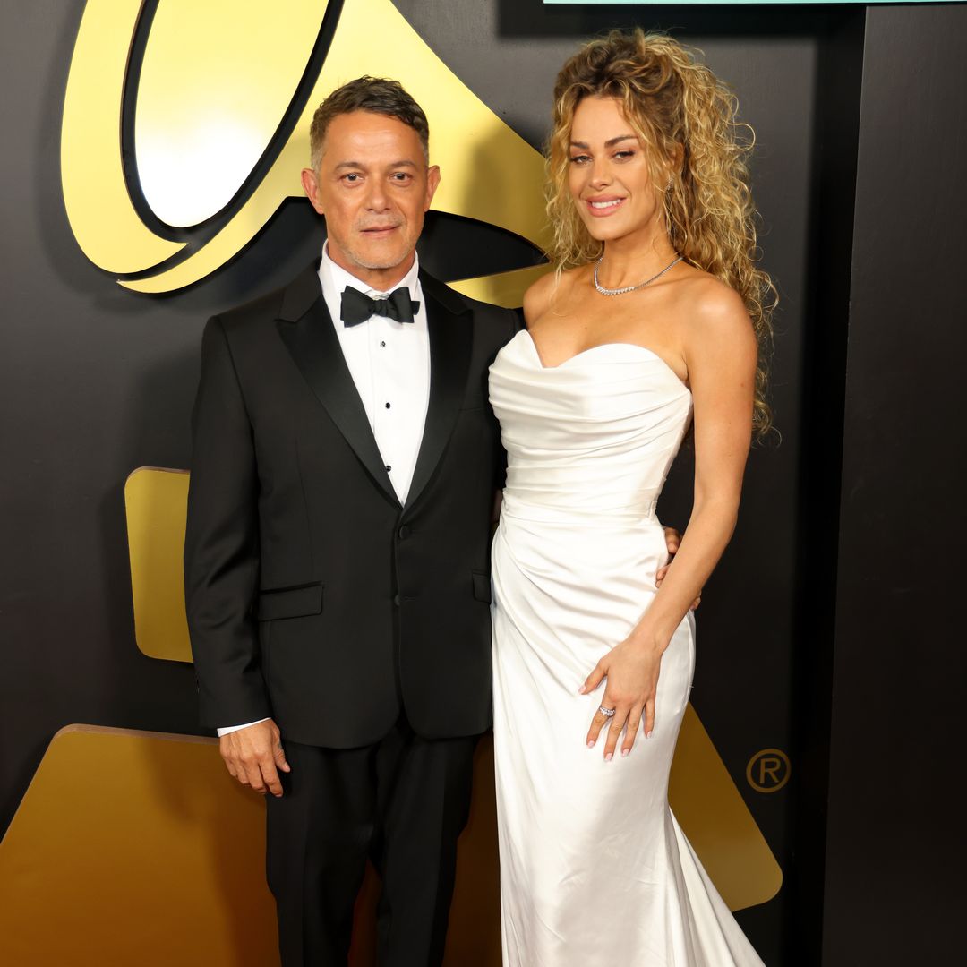 Alejandro Sanz y Candela Márquez debutan como pareja en la alfombra roja