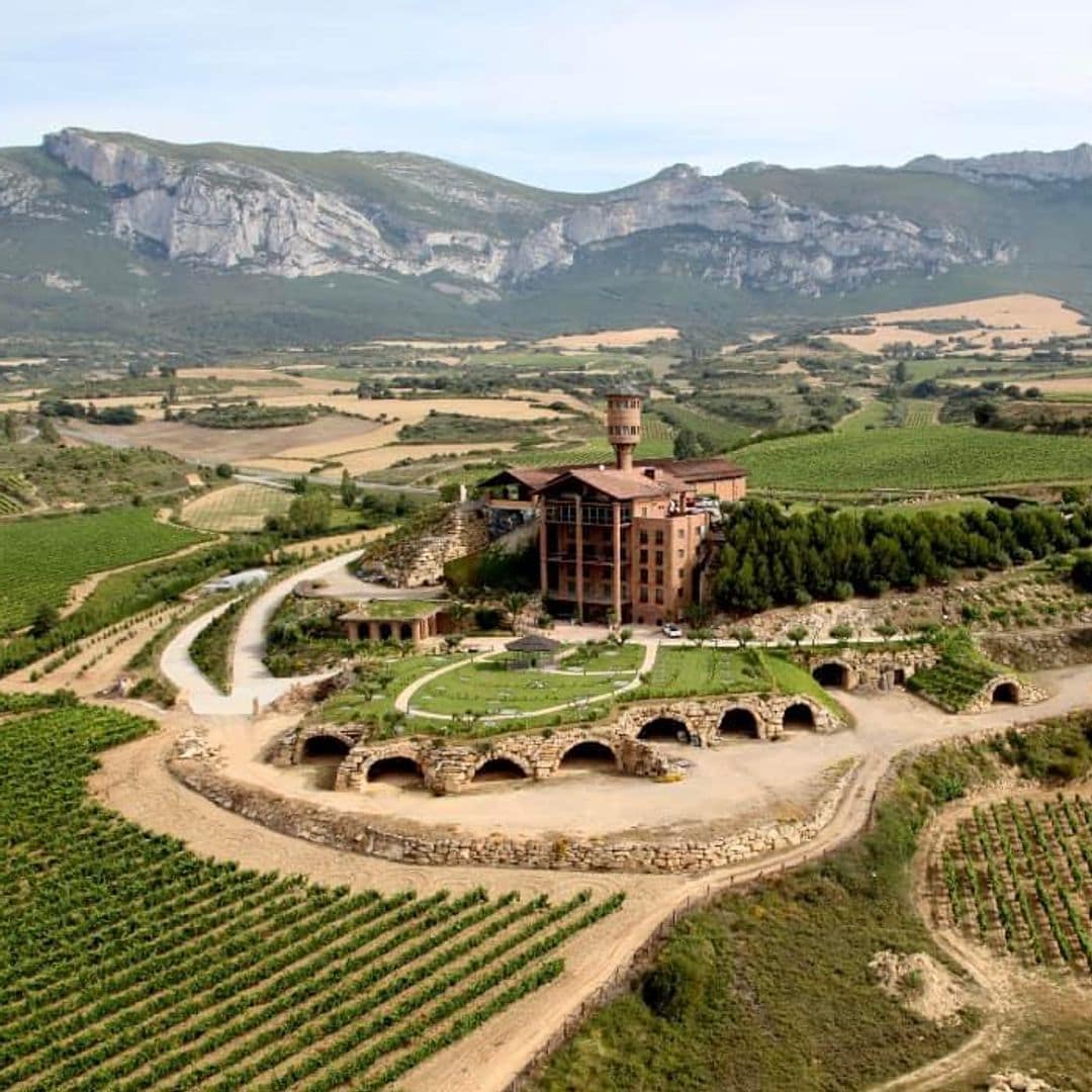 Hotel, bodega y viñedos Eguren Ugarte en Laguardia, Rioja Alavesa