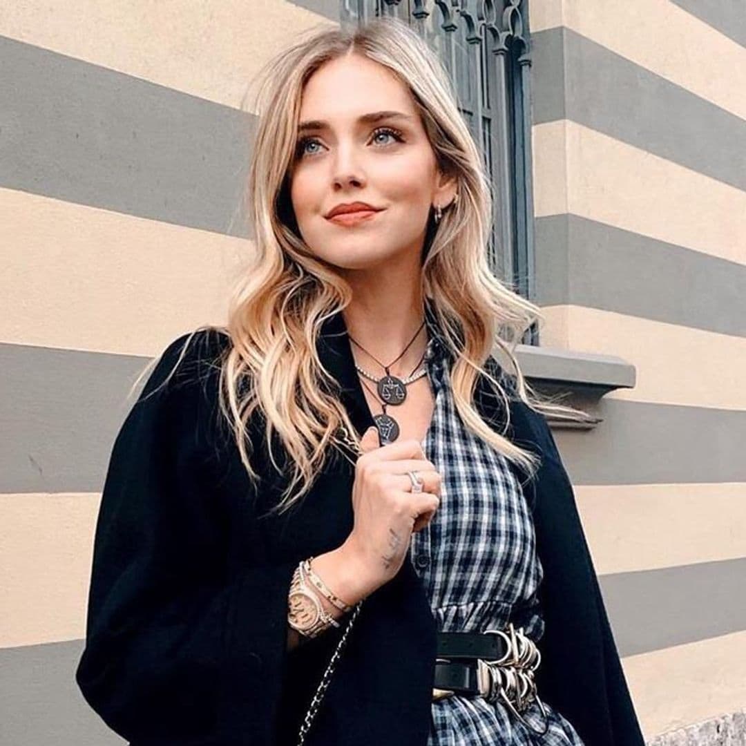 Si ya tienes el vestido de cuadros 'baby doll' de Zara, combínalo como Chiara Ferragni