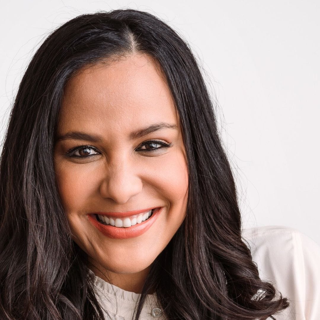 Conoce a Jane Santos: La dominicana que usa su voz para narrar el audiolibro de Kamala Harris