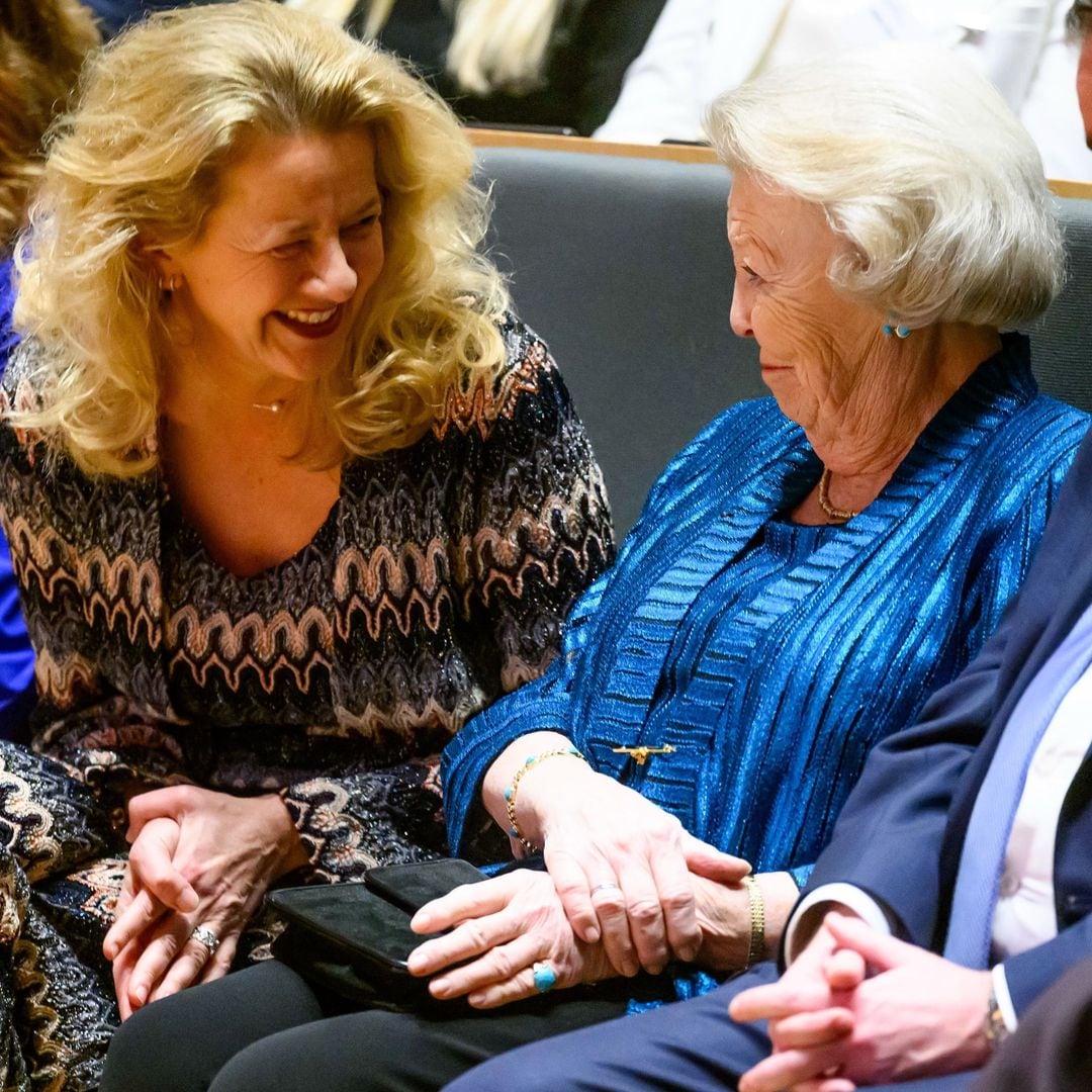 Mabel y Beatriz de Holanda mantienen unidas el legado del príncipe Friso, once años después del fatídico alud