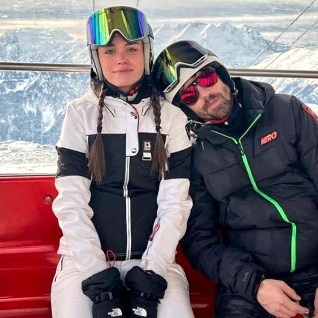 Las imágenes más románticas del viaje navideño de Adrián Lastra y Clara Chaín a Los Alpes