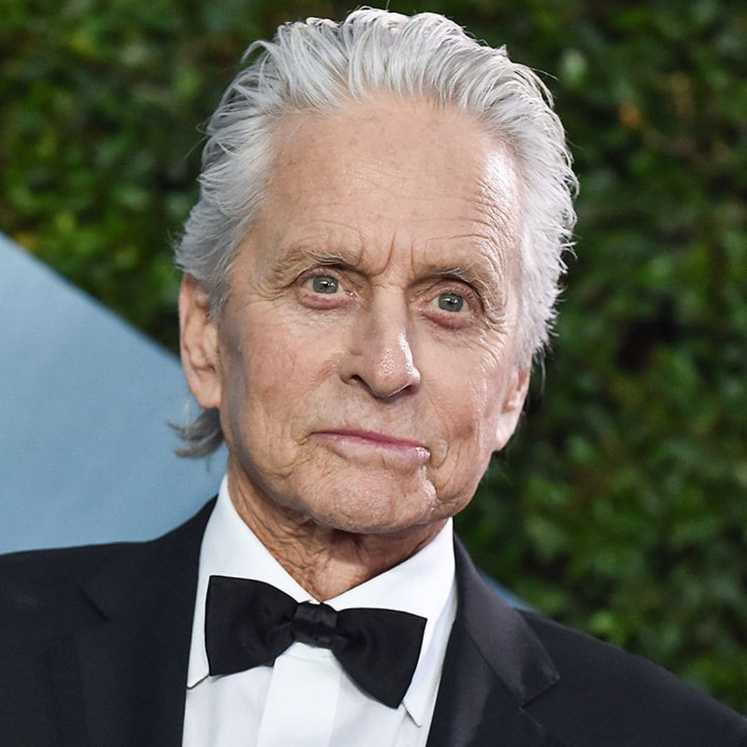 Michael Douglas descubre que es pariente lejano de Scarlett Johansson