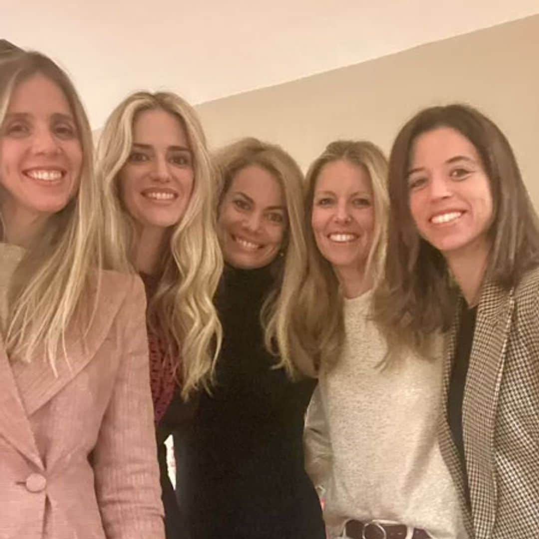 Carla Goyanes se refugia en sus amigas en sus Navidades más tristes