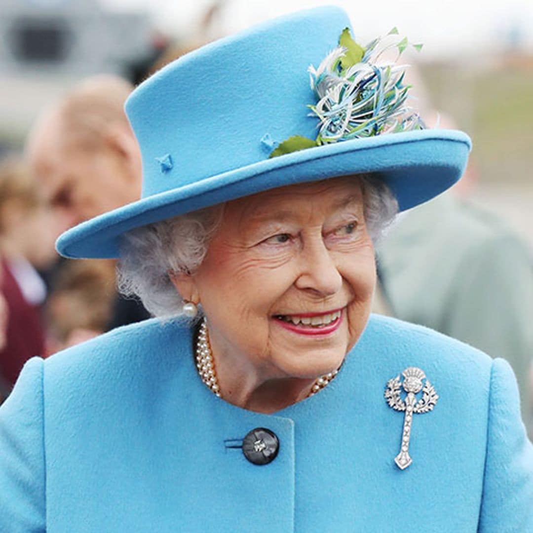 La reina Isabel II y el príncipe Harry, felices tras el anuncio del nuevo embarazo de la Duquesa Catherine