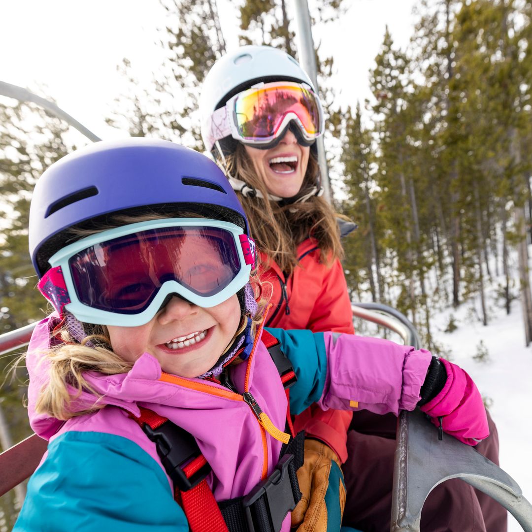 Equipa a toda tu familia para la nieve con estas rebajas en ropa y accesorios de esquí sin arruinarte