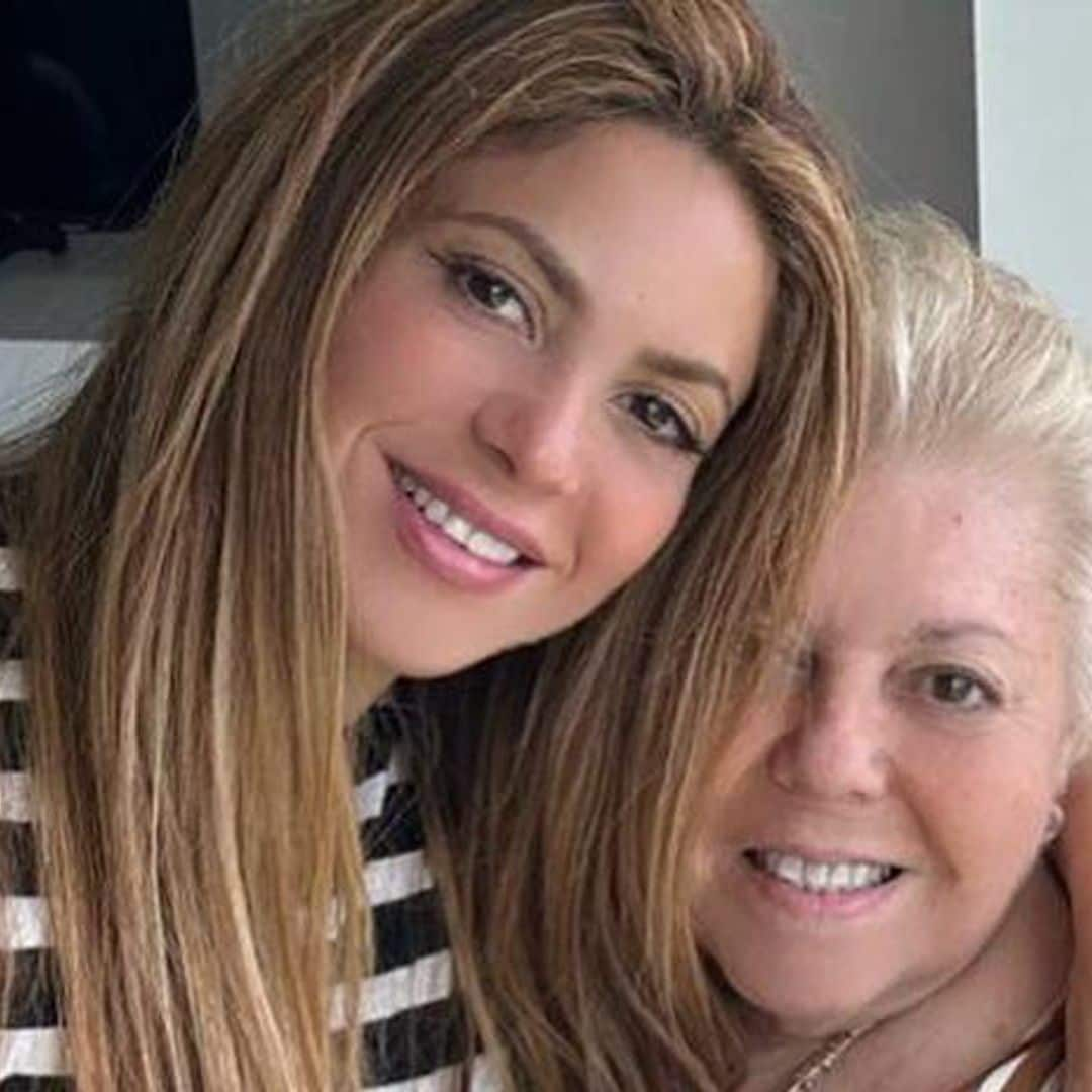 Tras la operación de su padre, Shakira comparte una linda postal desde el regazo de su mamá