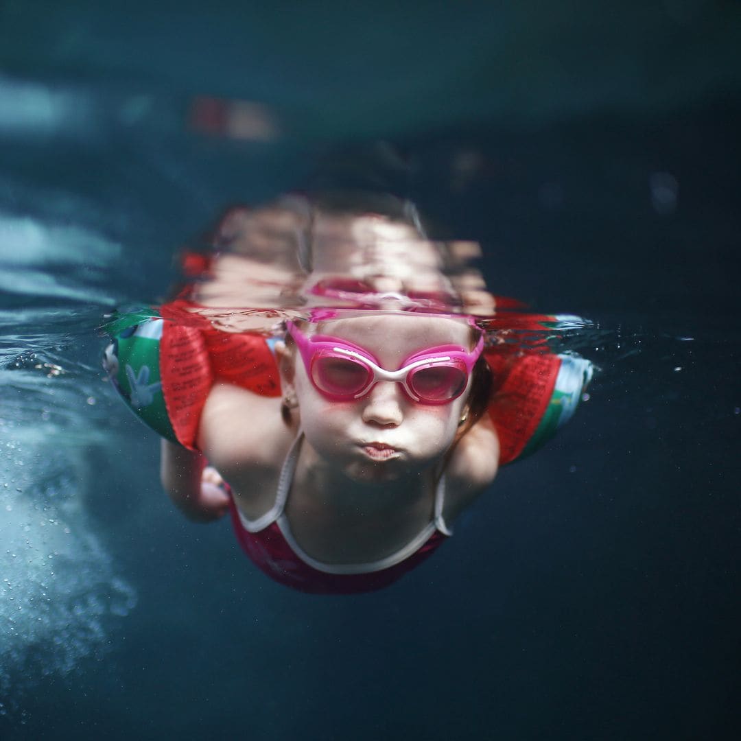 Diadema de neopreno: el truco definitivo para proteger los oídos de los niños