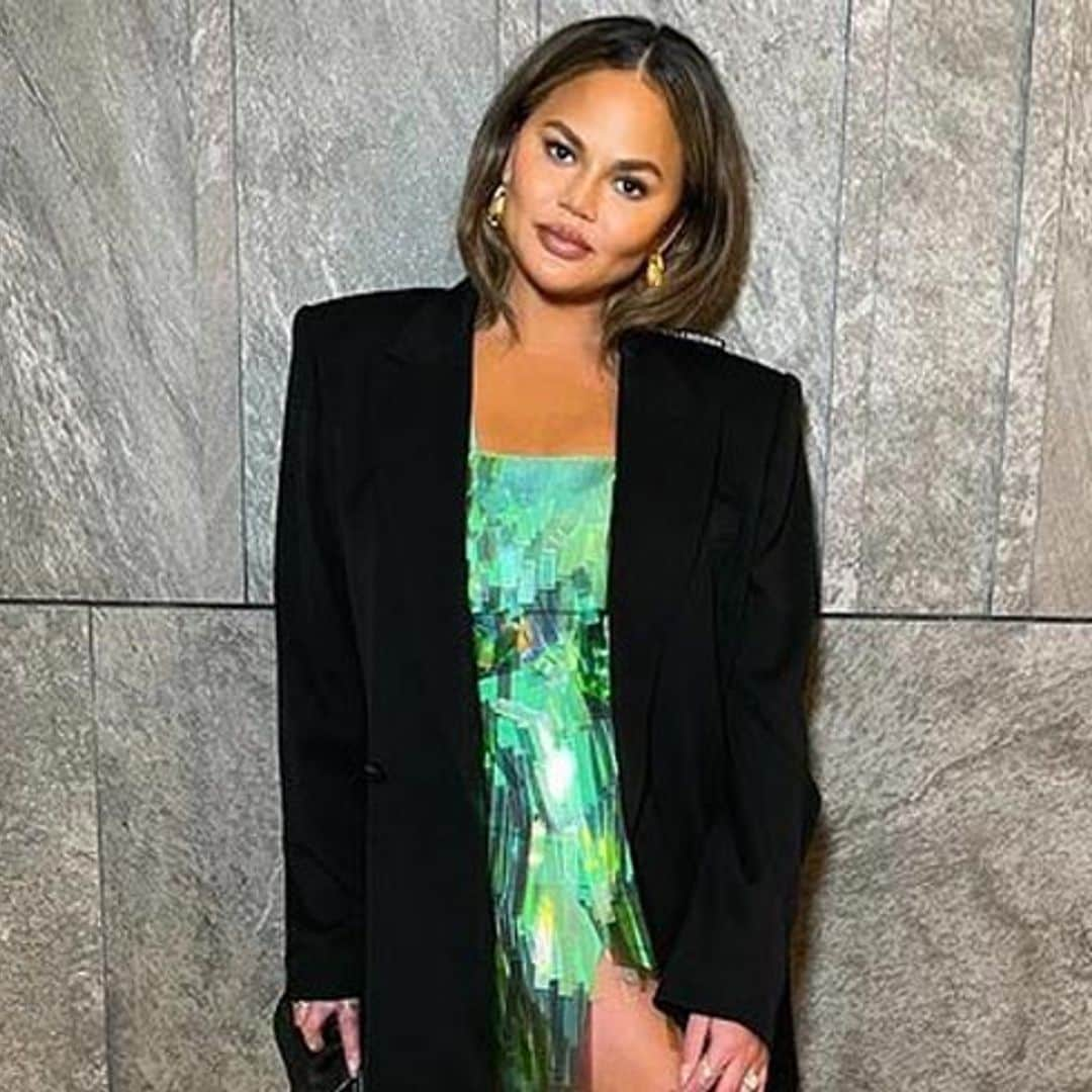 Chrissy Teigen se sincera sobre sus inicios en la moda y desvela lo que cobraba por desfile