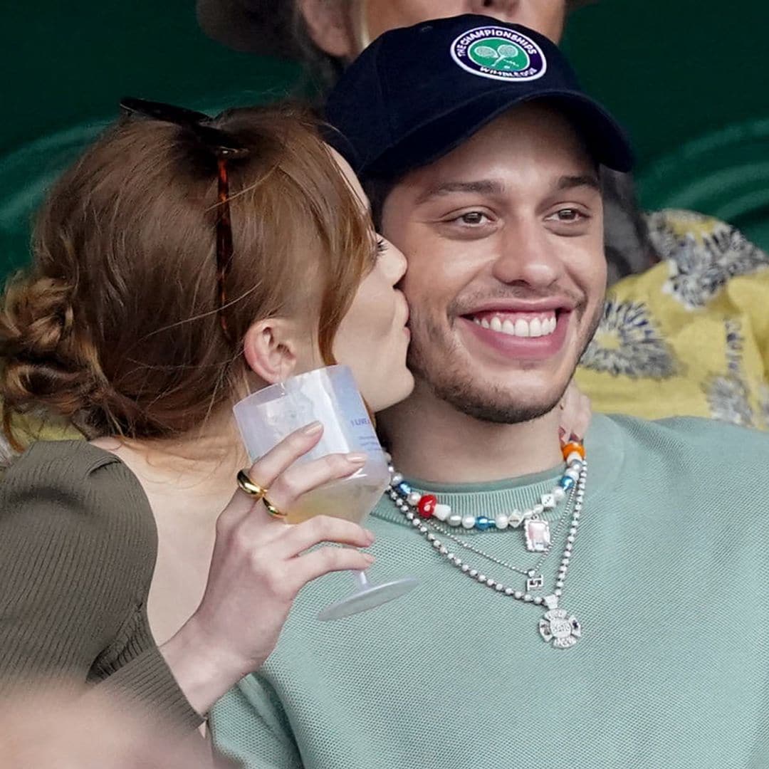 Phoebe Dynevor, de ‘Los Bridgerton’, confirma su romance con Pete Davidson a lo grande en Wimbledon