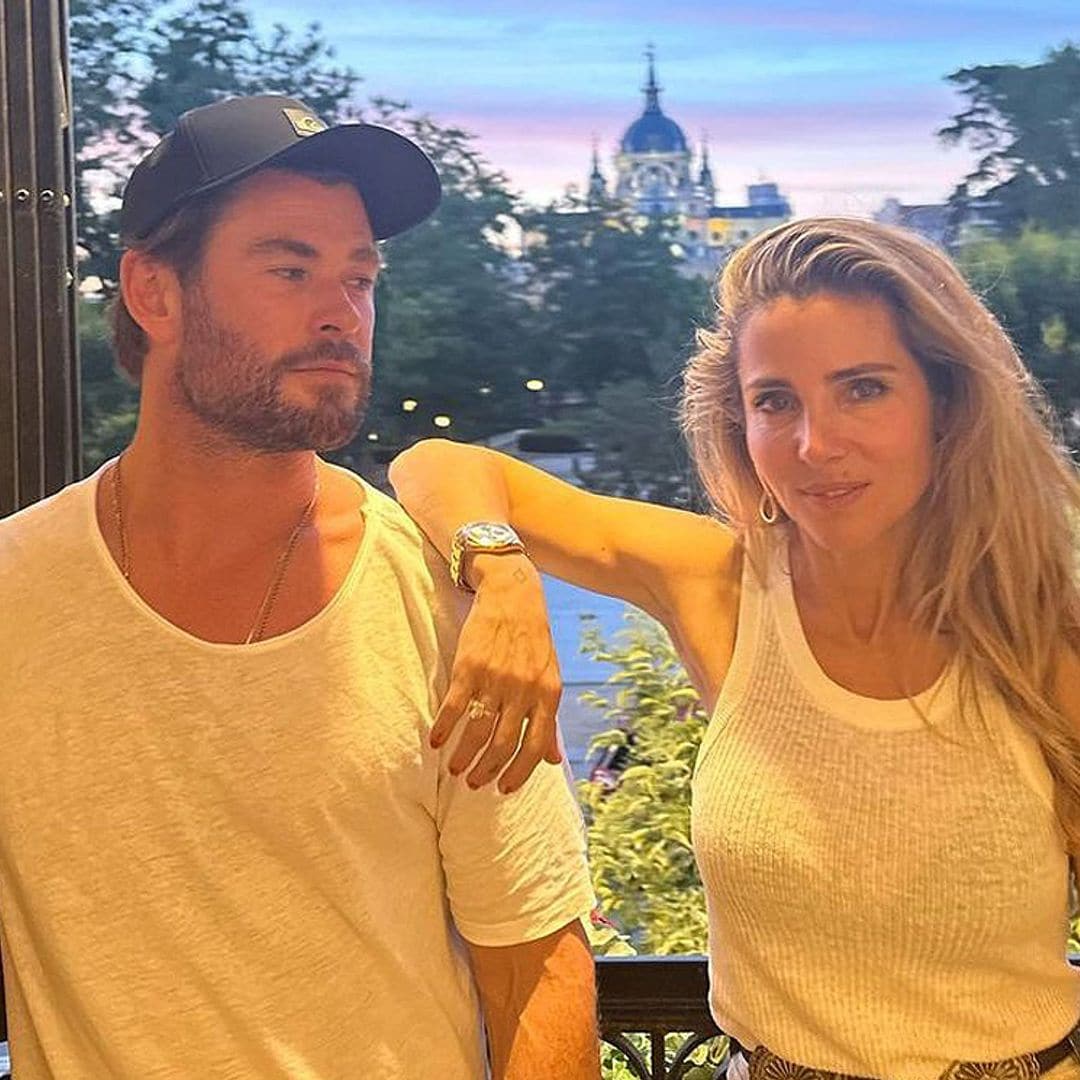 Elsa Pataky sorprende con un vestido estampado y alpargatas para su cita romántica en Madrid