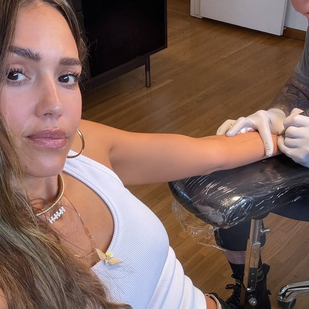 La frase que se ha tatuado Jessica Alba con la que pone fin a su matrimonio definitivamente