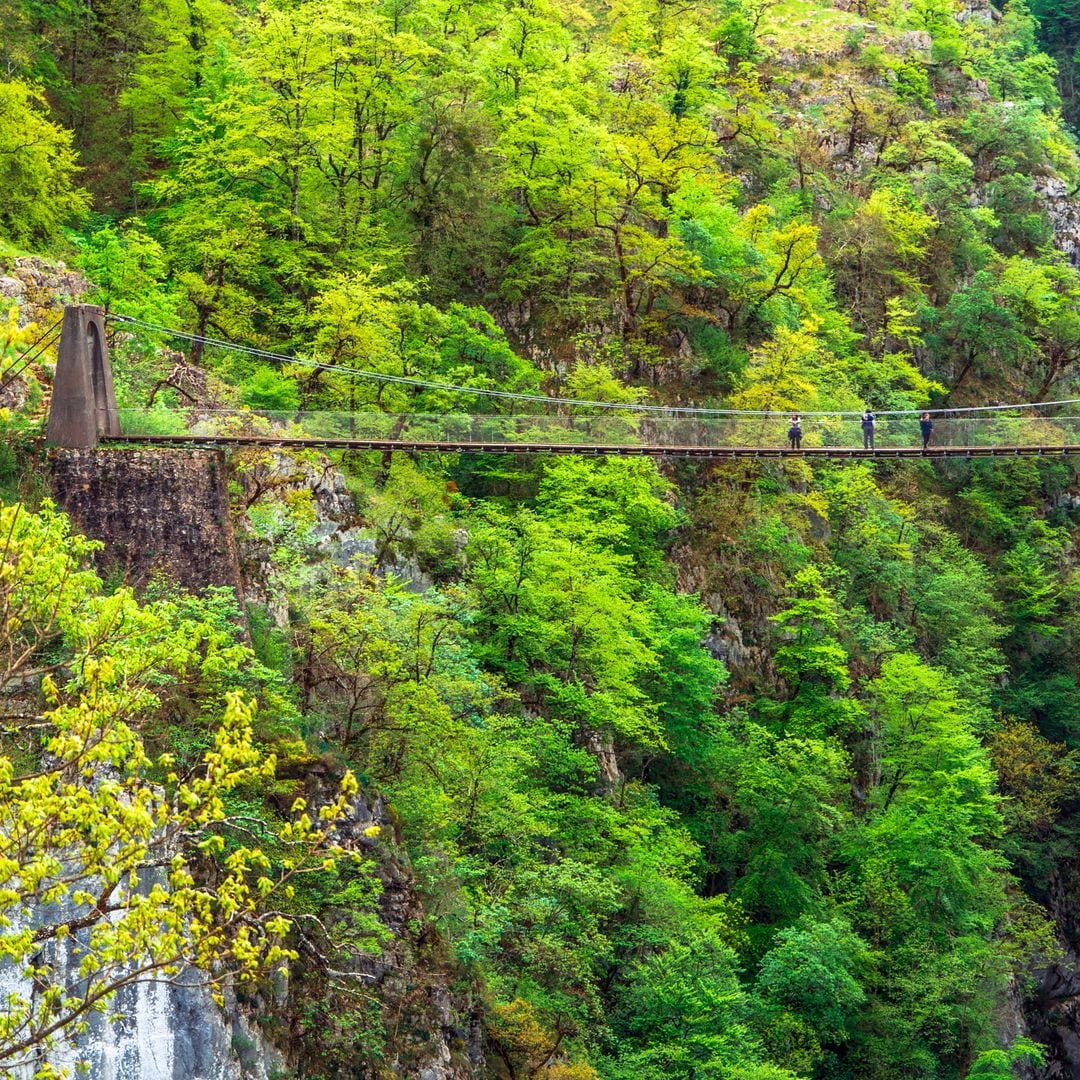 3 rutas por pasarelas y barrancos de los Pirineos franceses que no te querrás perder