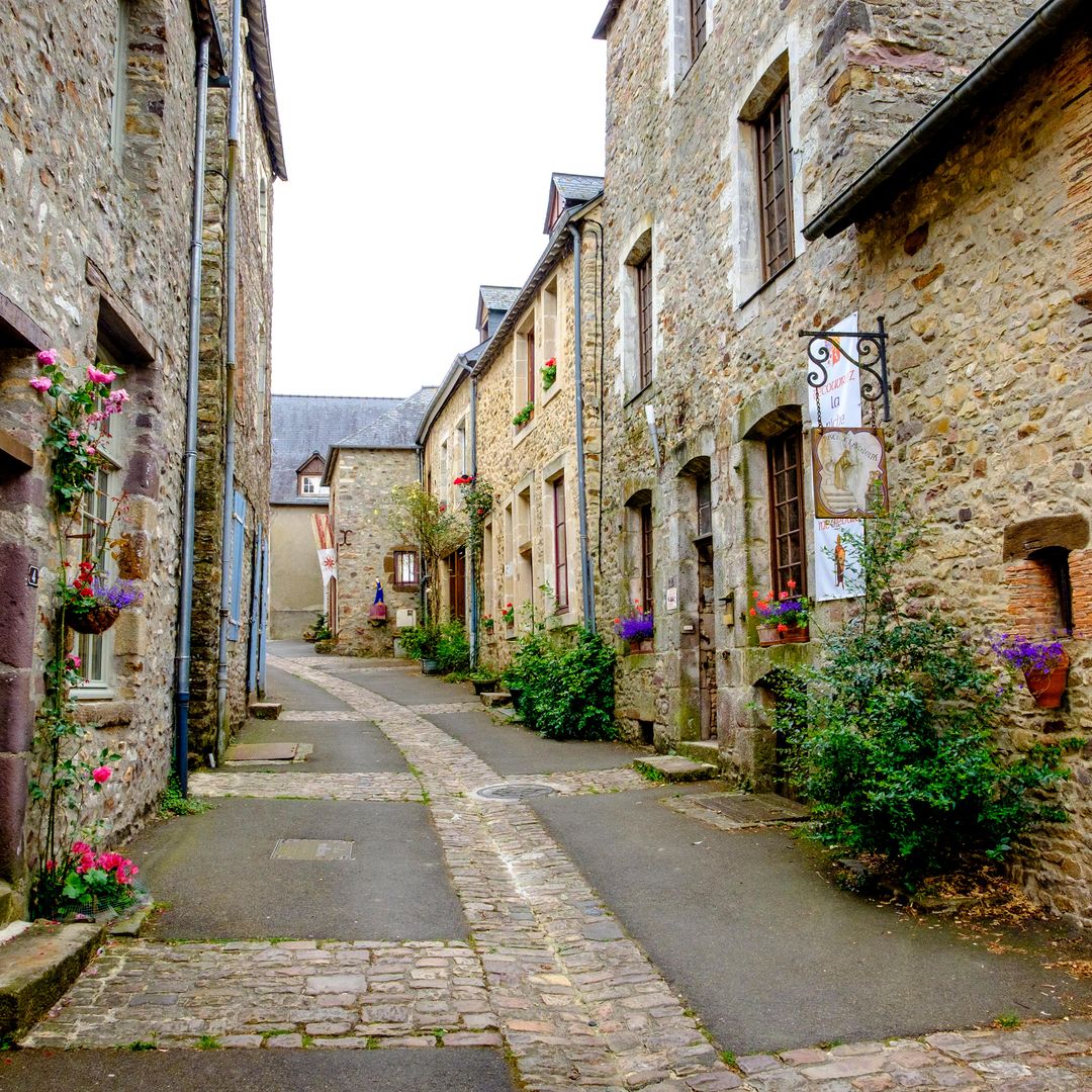 Sainte-Suzanne, Loira, Francia