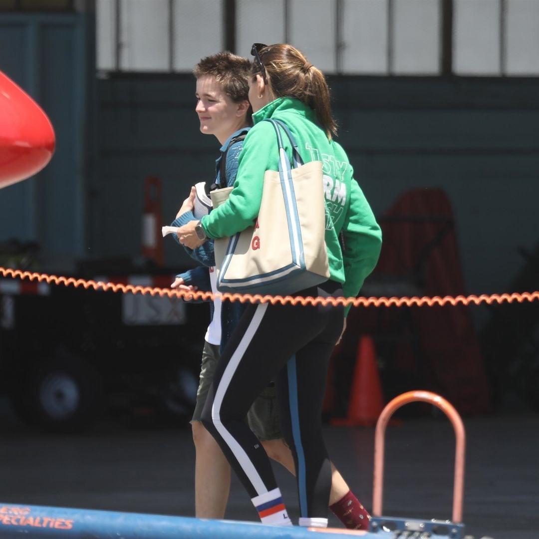 Jennifer Garner y Fin en el aeropuerto de Burbank