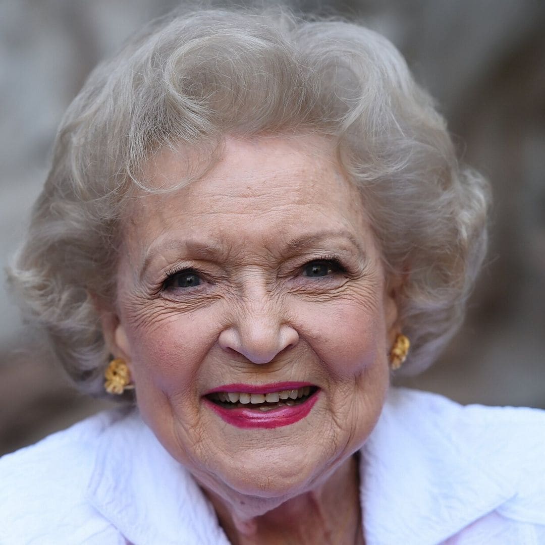 Fallece Betty White, la icónica actriz y comediante, a los 99 años