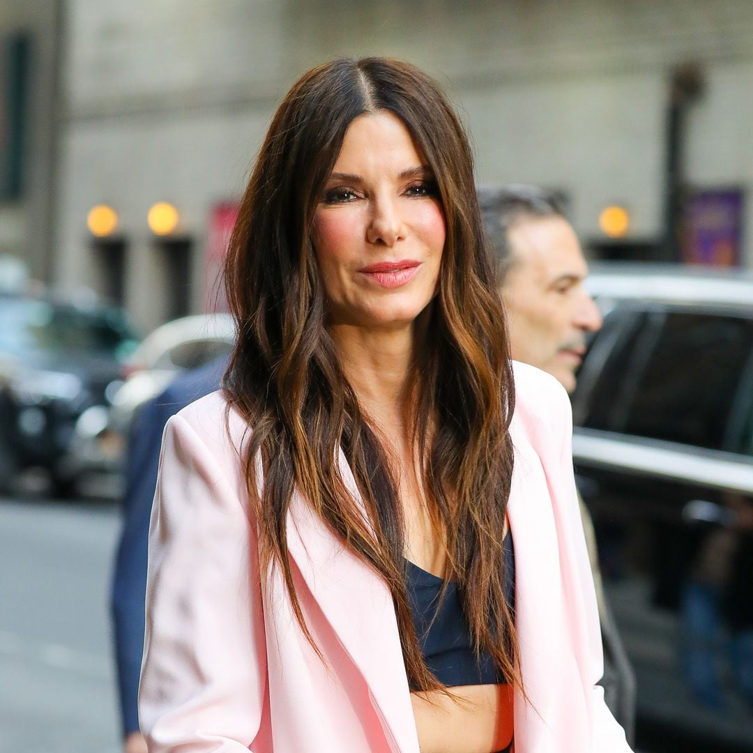 Sandra Bullock celebra su 60 cumpleaños años arropada por los suyos en pleno duelo por la pérdida de su prometido, Bryan Randall