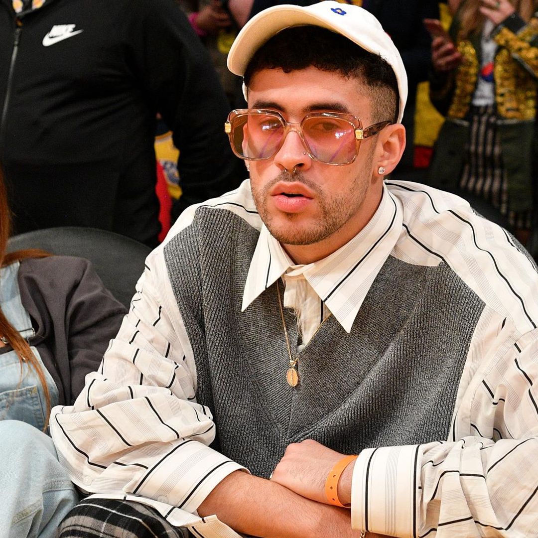 Bad Bunny presume a su pareja y se dejan ver muy cariñosos en público