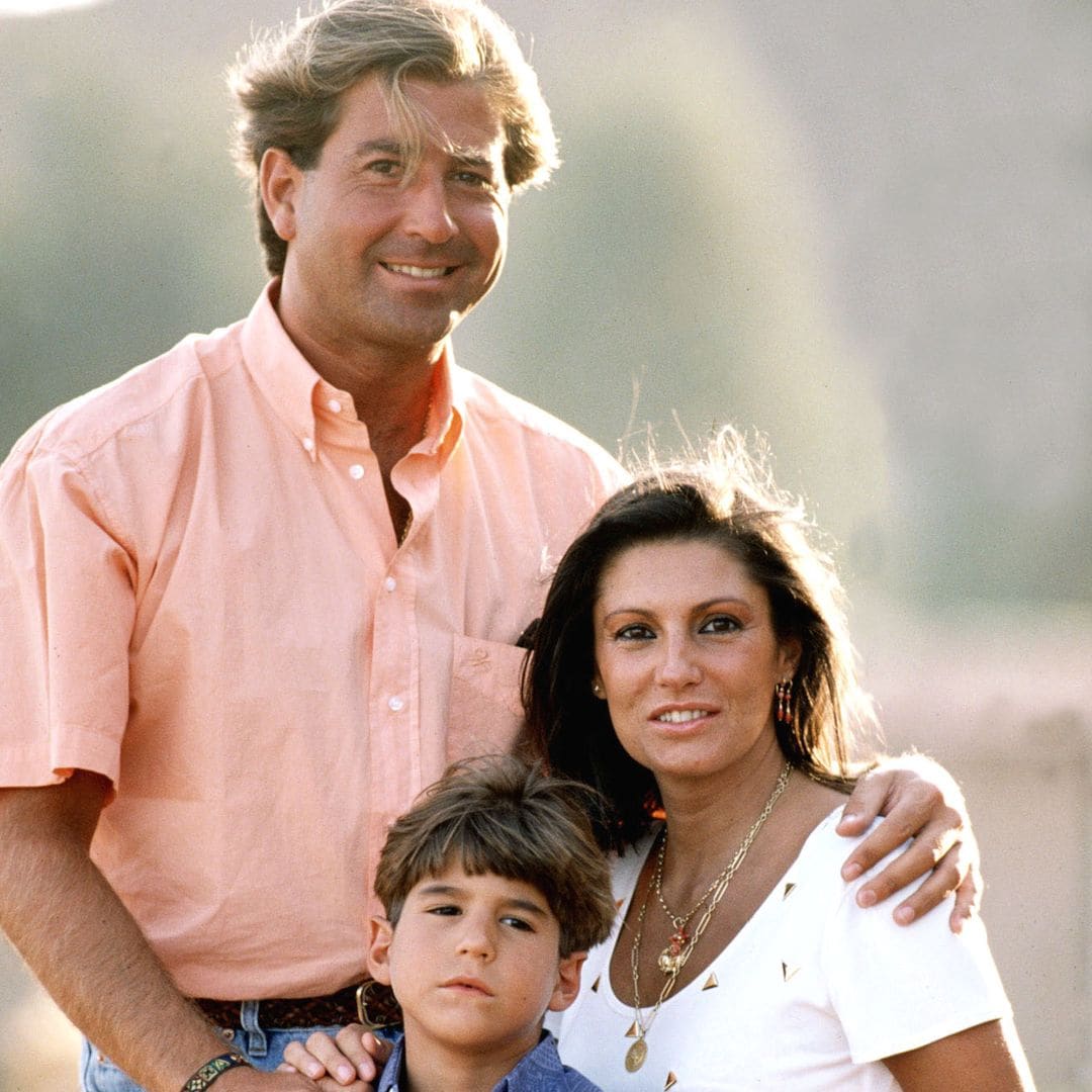 Carmen Ordóñez con Julián Contreras y su hijo Julián 