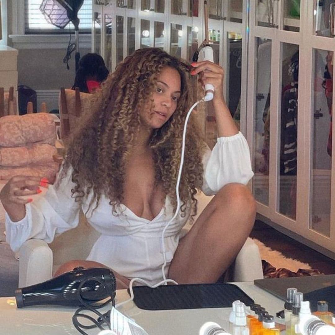 La imagen con la que Beyoncé muestra su melena al natural y desvela ¿un nuevo proyecto?