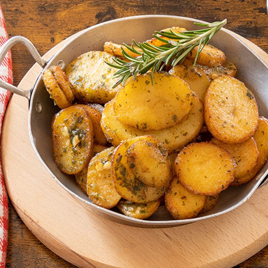 Patatas al ajo cabañil: ¿Qué son y de dónde es típica esta receta?