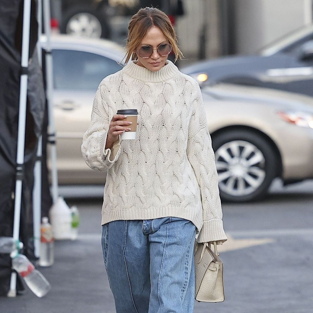 Jennifer Lopez tiene la fórmula perfecta para un 'cozy look' invernal