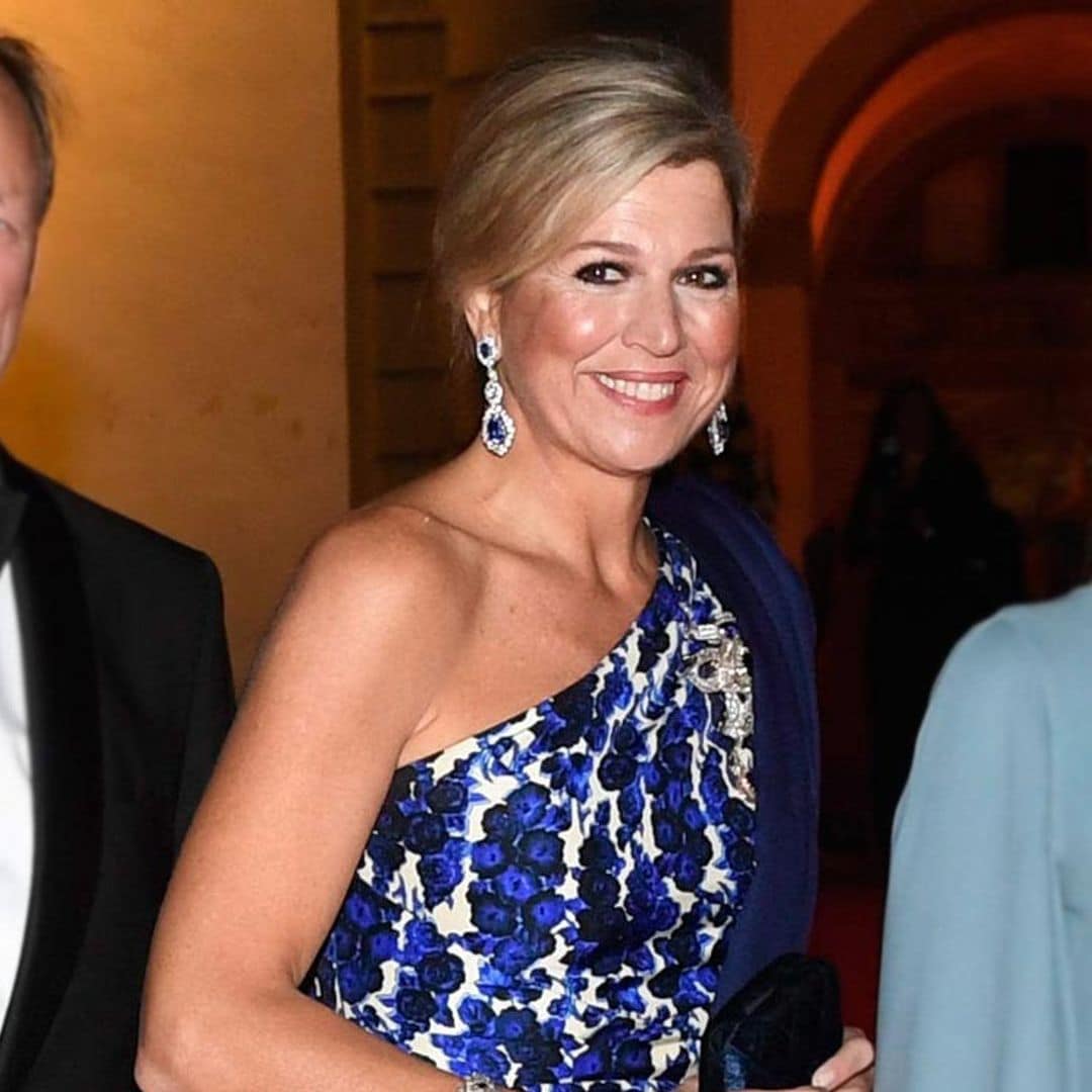 Máxima triunfa en una boda con el vestido floral de gala que estrenó... ¡hace 11 años!