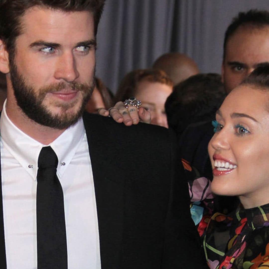 El original y romántico collar que Liam Hemsworth ha regalado a Miley Cyrus