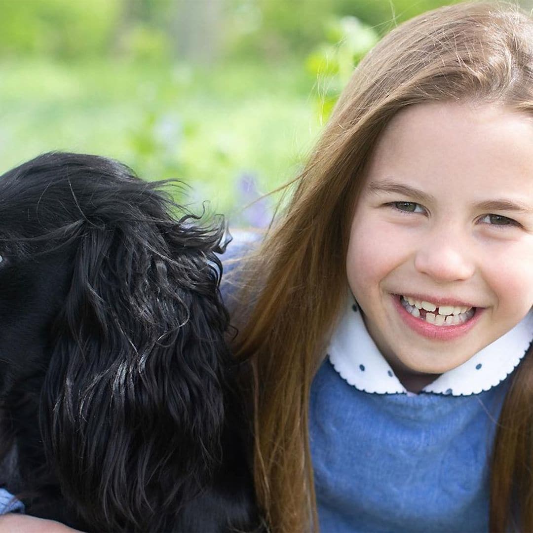 Entre flores y con una enorme sonrisa, las fotos por el séptimo cumpleaños de Charlotte de Cambridge