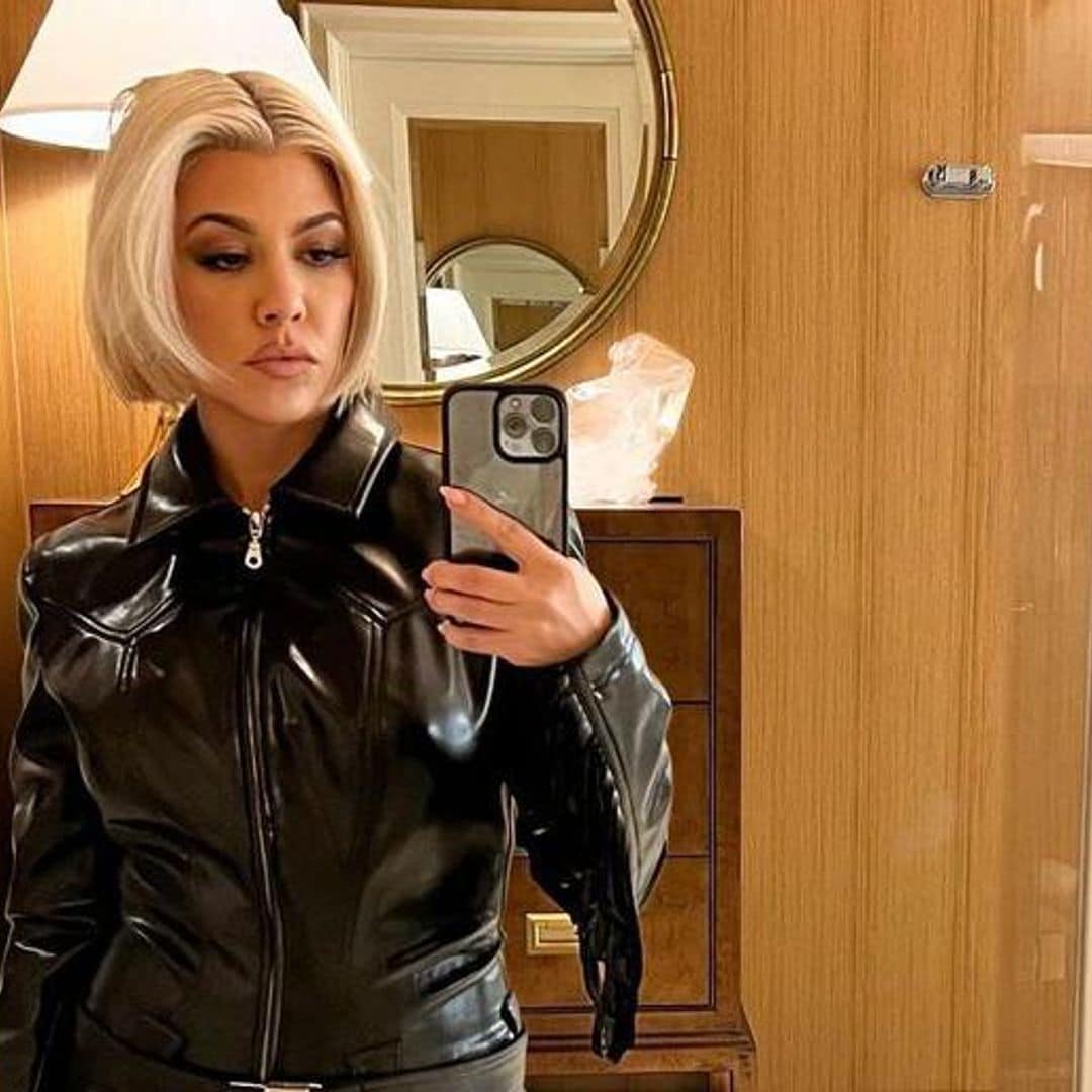 Cómo lograr el icónico bob platinado de Kourtney Kardashian sin dañar tu cabello