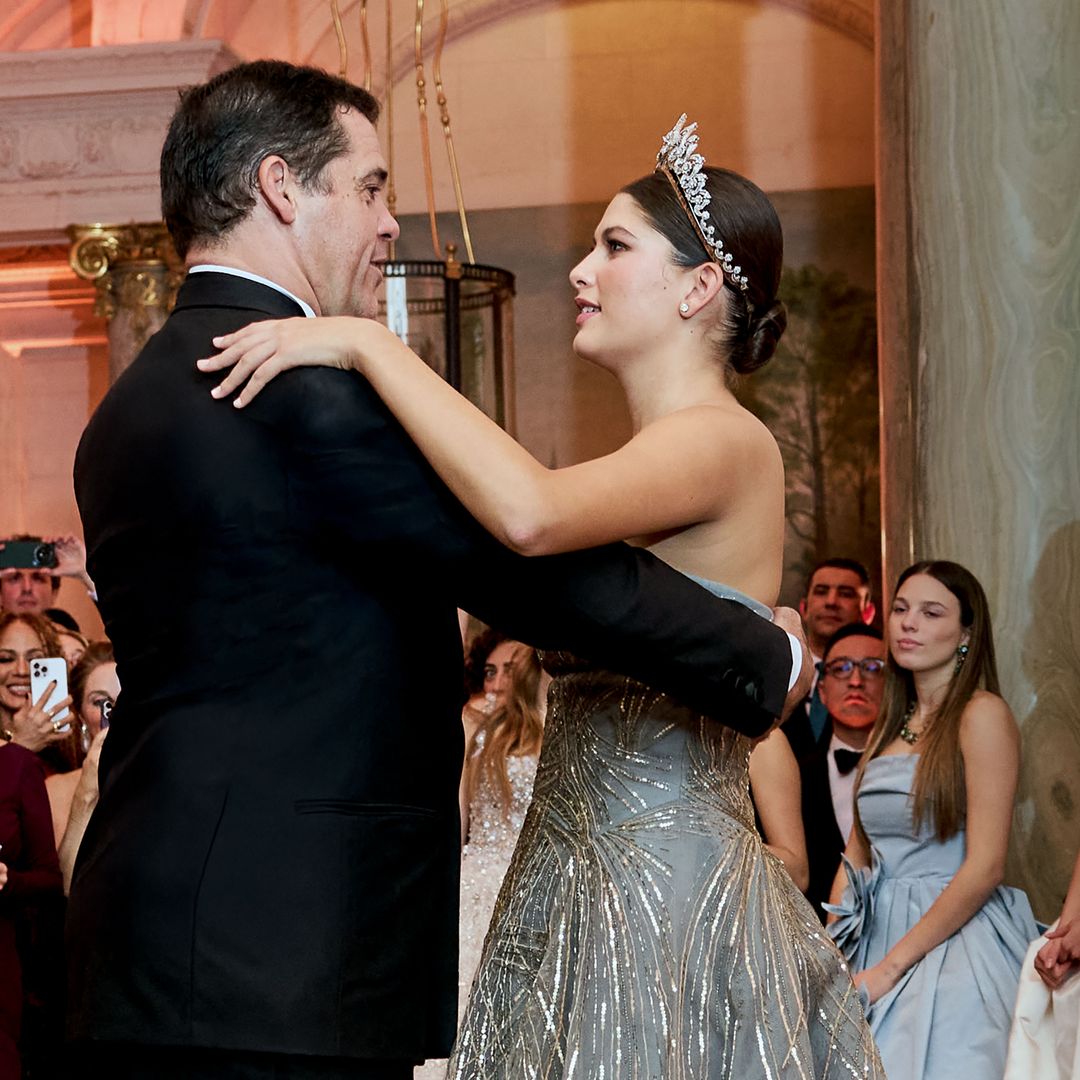 '¿Me concede este baile, señorita?' El vídeo de Luis Alfonso de Borbón, bailando con su hija Eugenia