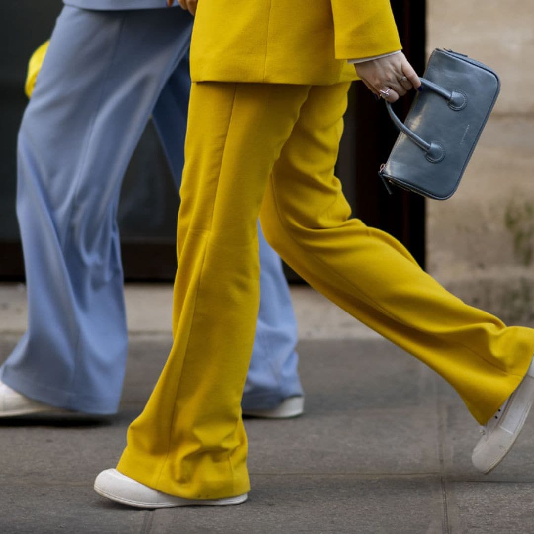 Clásicas, de plataforma, sostenibles... Ocho zapatillas blancas que podrás llevar también en verano