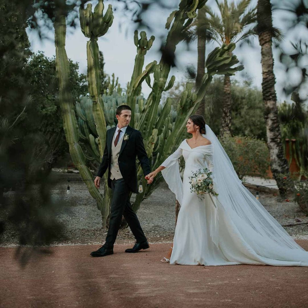 La boda en Elche de Raquel, la novia con el vestido de mangas de ángel inspirado en Meghan Markle