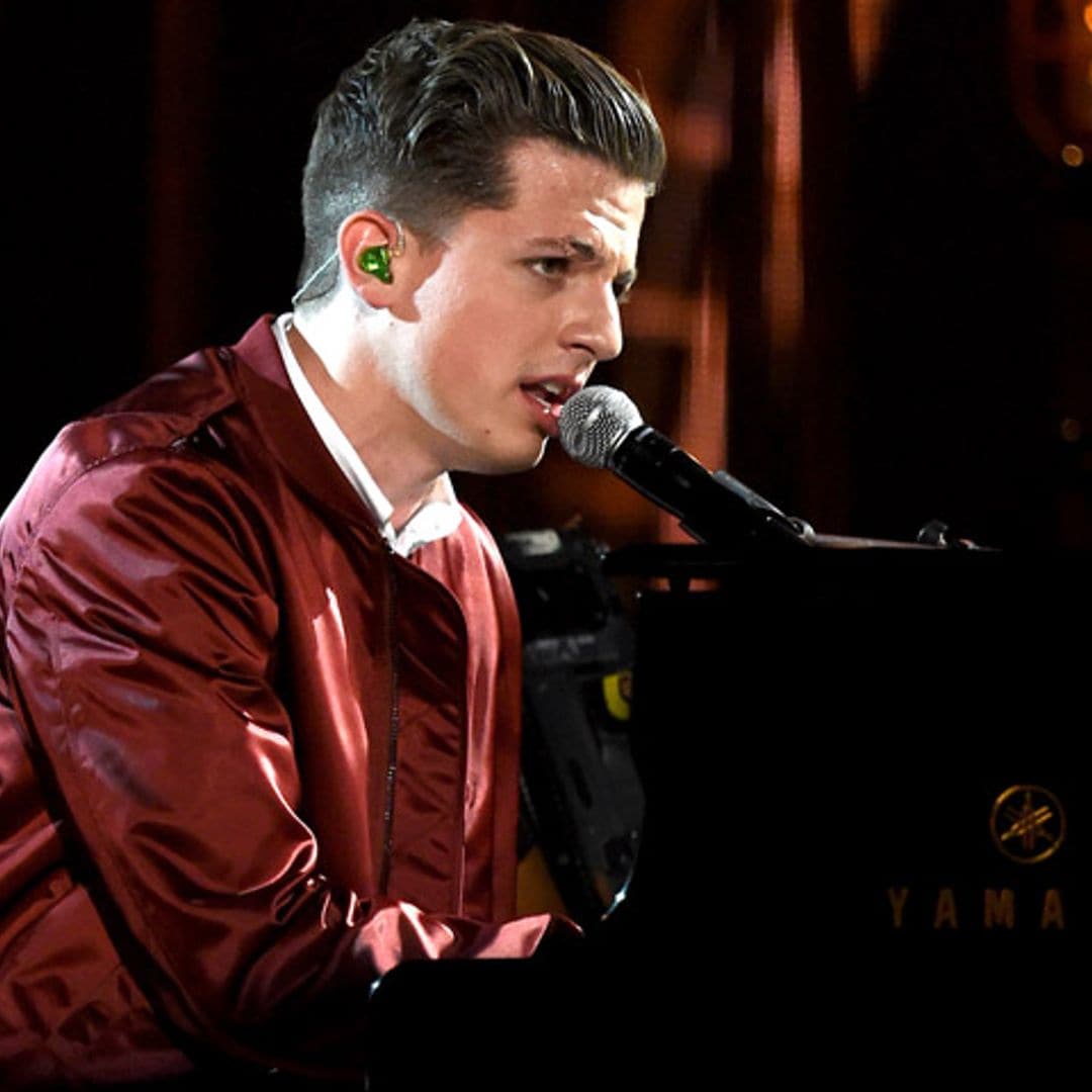 No existe otoño sin cazadora 'bomber', palabra de Charlie Puth