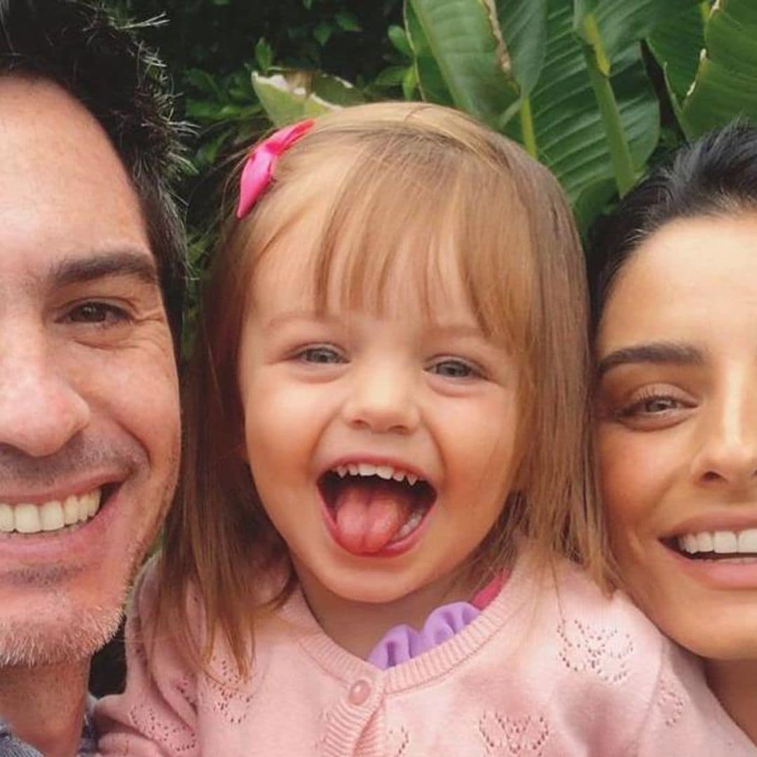 Aislinn Derbez y Mauricio Ochmann ponen el buen ejemplo y reaparecen juntos con su hija, Kailani