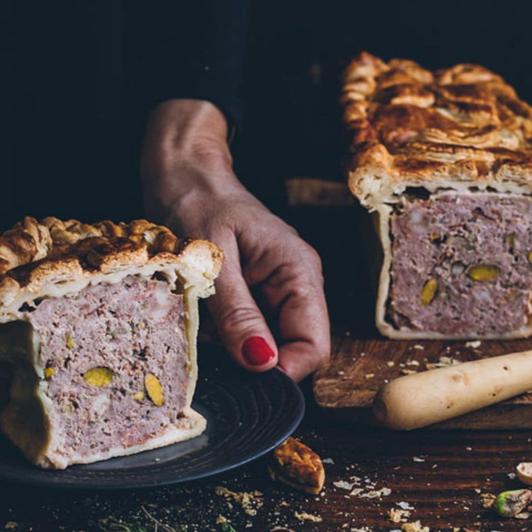 'Pâte en croute' de cordero con pistachos