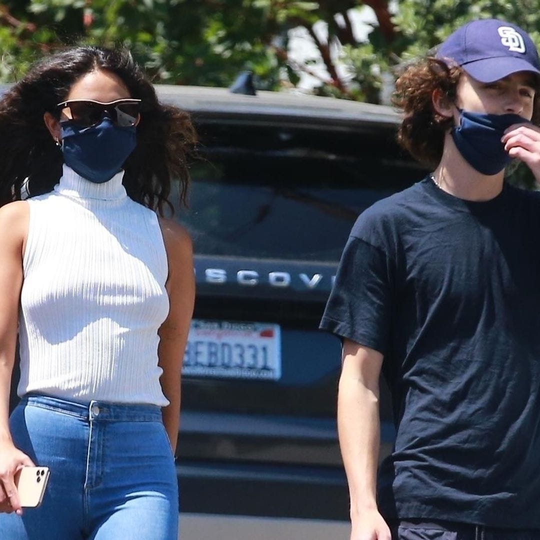 Eiza González y Timothee Chalamet, de paseo romántico en Los Ángeles