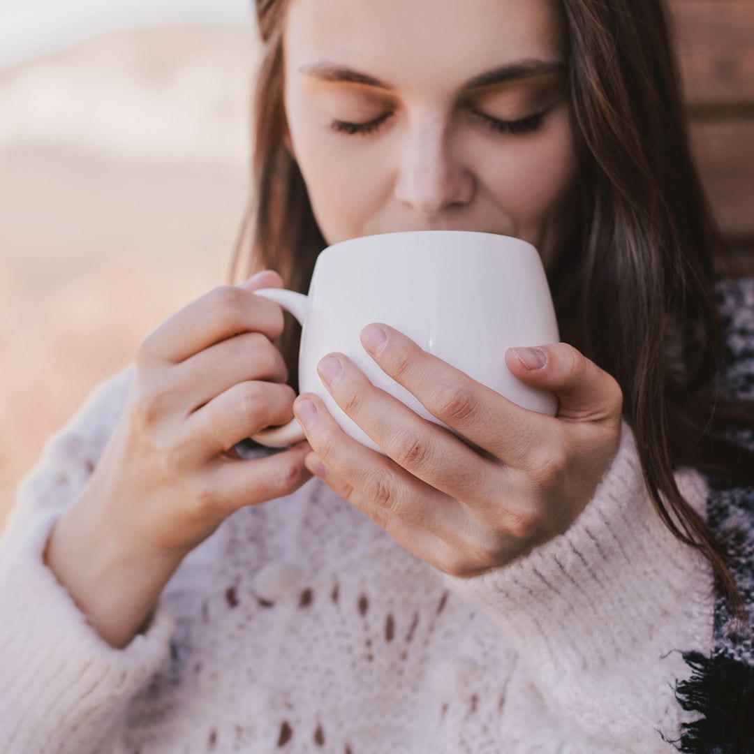 Te contamos por qué comprar una de estas cafeteras con molinillo es invertir en salud