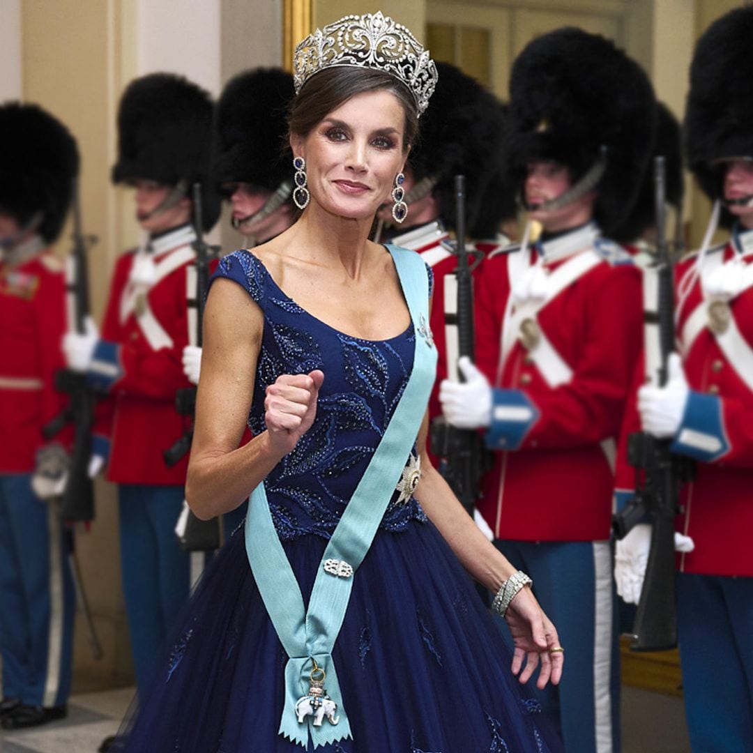 Los cinco looks de la reina Letizia en Dinamarca: de su vestido de gala a los pendientes de doña Sofía