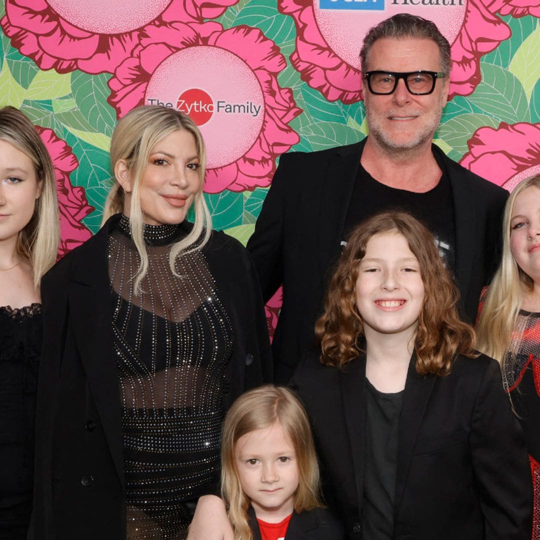 Tori Spelling reaparece en familia tras los rumores de crisis en su matrimonio y su paso por 'Mask Singer'