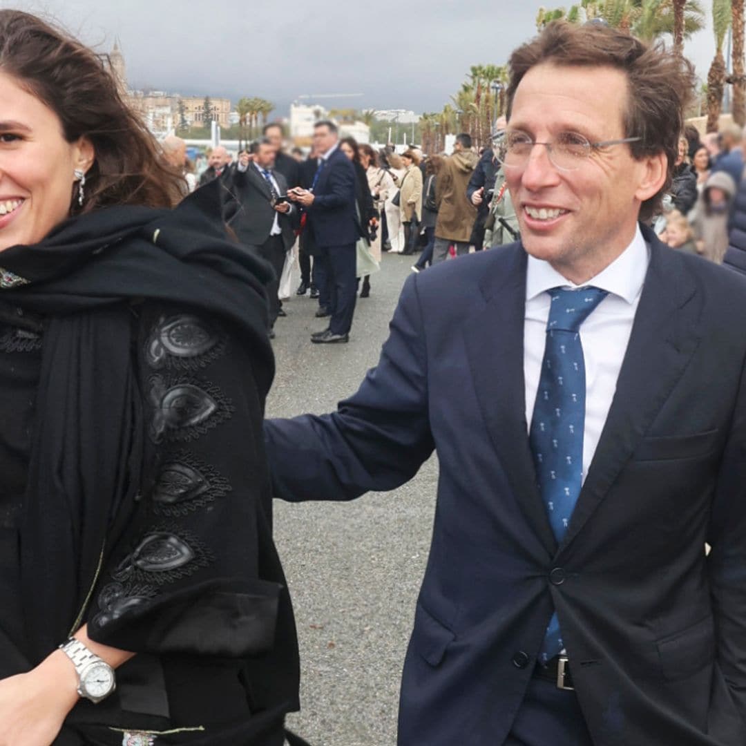 La escapada de Teresa Urquijo y José Luis Martínez-Almeida a la Semana Santa malagueña a nueve días de su boda