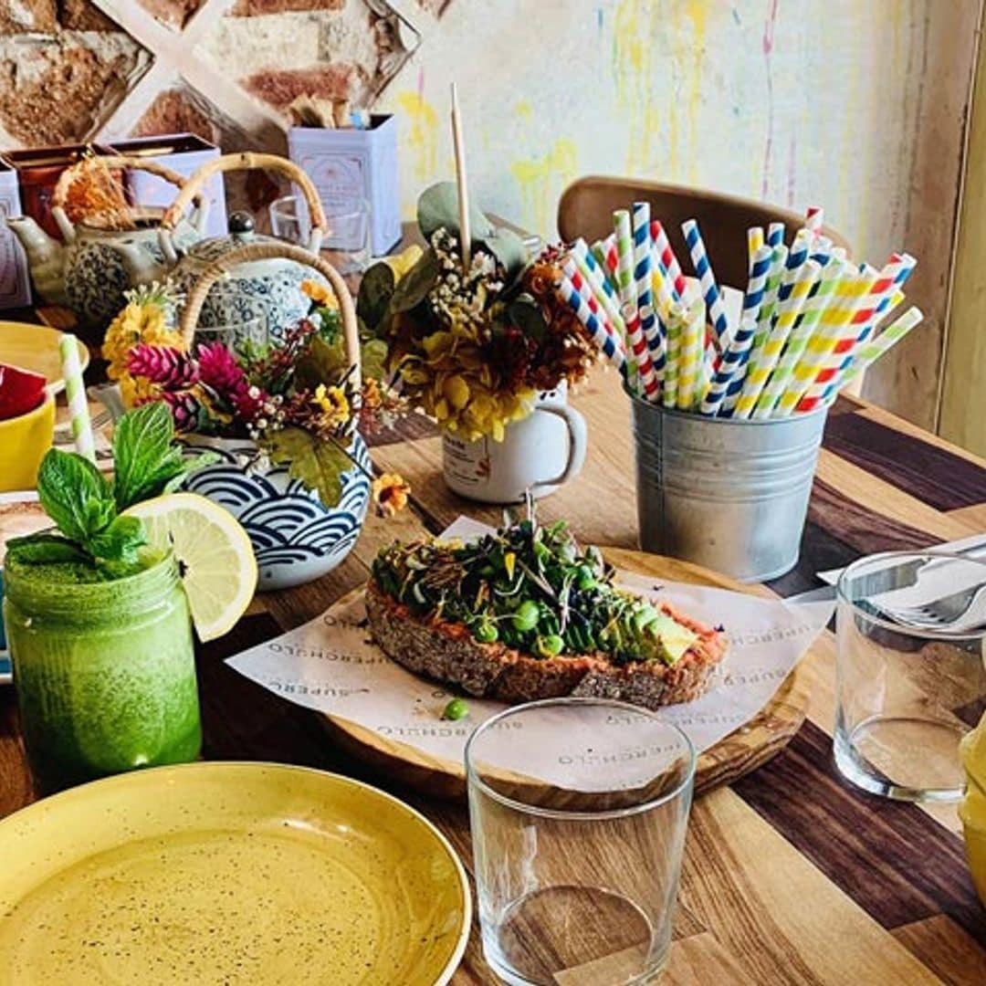 'El arte de decorar la mesa' por Fiona Ferrer: colorterapia para un desayuno energético