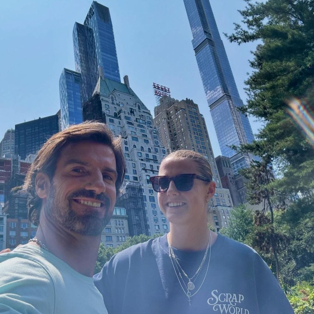 Aitor Ocio con su hija Naia en Nueva York, 1 de agosto de 2024