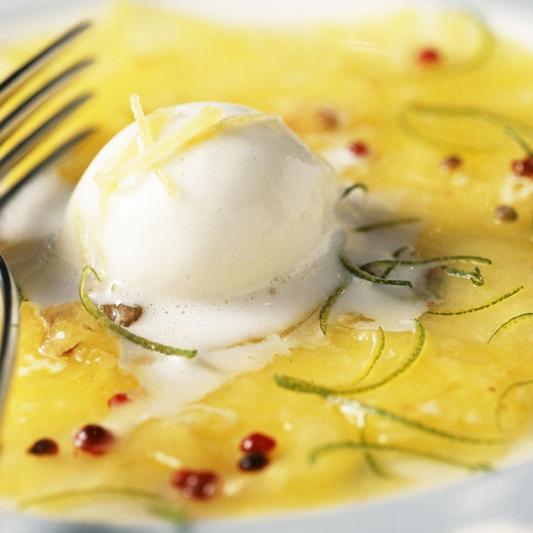 'Carpaccio' de piña con helado de limón