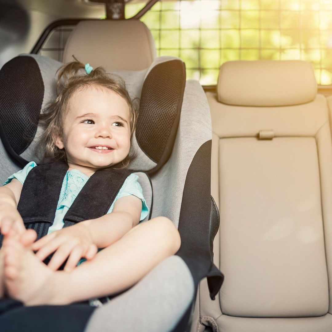 El peligro de comprar la silla de auto de tu hijo en un lugar inadecuado