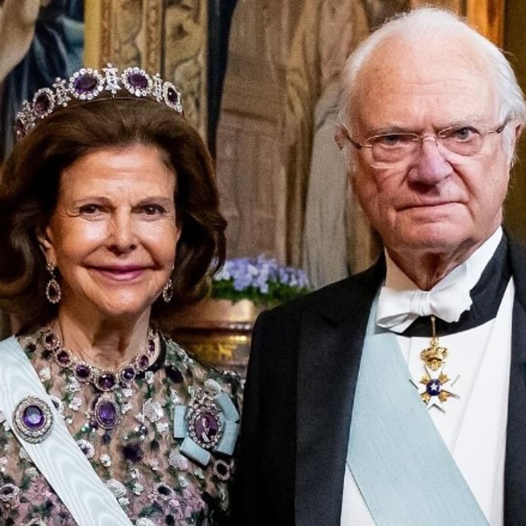 Los Reyes de Suecia y sus hijos deslumbran en la cena de gala en Estocolmo: tiaras, joyas y un exquisito menú 