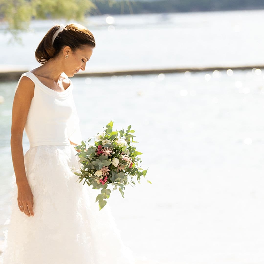 Isabel, la novia del escote barco que creó el vestido de sus sueños a distancia